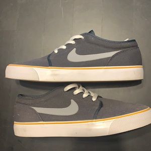 Mens Nike skateboard sneakers size 9.5